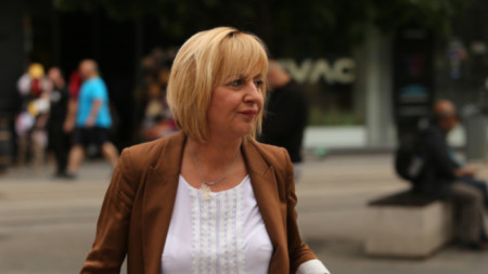 Мая Манолова