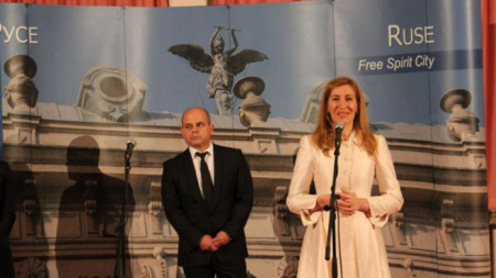 Николина Ангелкова на откриването на изложението „Уикенд туризъм“ в Русе