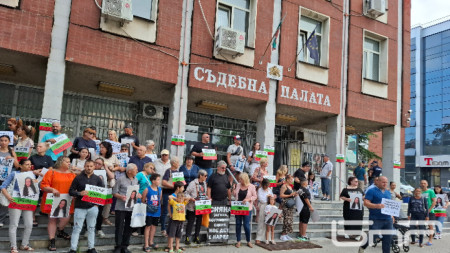 Протестът пред Съдебната палата в Плевен -  30 юли 2025 г.