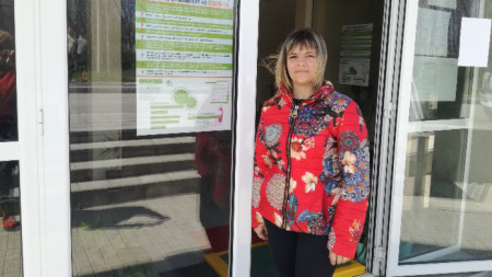 Управителката на общинския приют за бездомни в Горна Оряховица Силвия Райкова