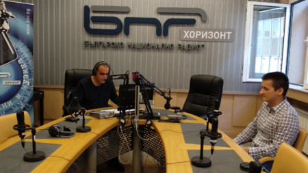 Боян Хаджиев в студиото на 