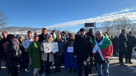 Протест при пътен възел „Абланица“ срещу прекъсването на тока.