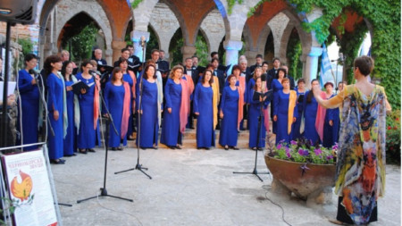 Chernomorski Zvutsi Choir