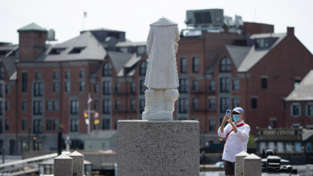 Обезглавената статуя на Христофор Колумб в Бостън