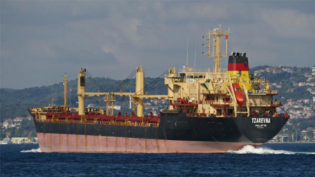 Корабът „Царевна”, блокиран в пристанището на Мариупол