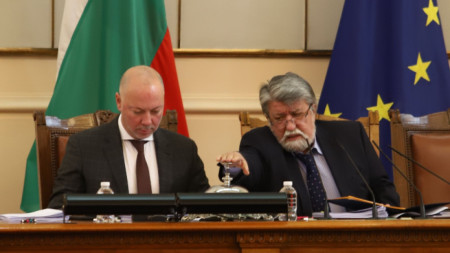 Заместник-председателят на Народното събрание Росен Желязков (вляво) с председателя на Народното събрание Вежди Рашидов