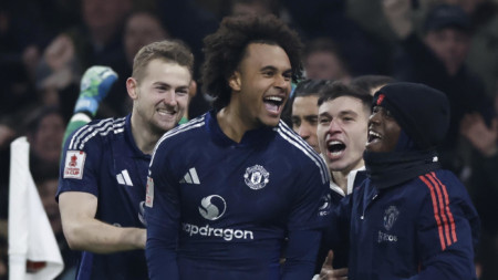 Джошуа Зиркзее е твърда резерва в Юнайтед този сезон.