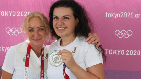 Легендарната българска състезателка по спортна стрелба Мария Гроздева похвали съотборничката