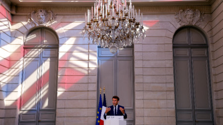 Макрон прави обръщение след разгорите с канцлера на Германия Шолц относно енергийната криза чрез видео връзка от Елисейския дворец, Париж, 5 септември 2022 г.