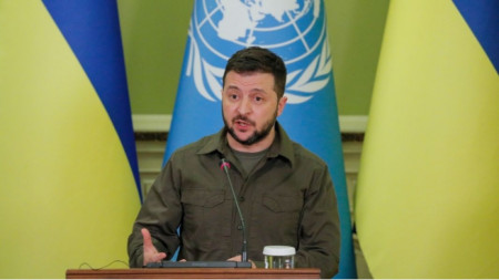 Украинският президент Володимир Зеленски разпореди да бъде сложен край на