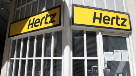 Голямата компания за коли под наем Hertz е поръчала 100
