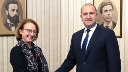 Președintele bulgar Rumen Radev și șefa Grupului operativ pentru redresare și reziliență (RECOVER) al Comisiei Europene, Celine Gauer