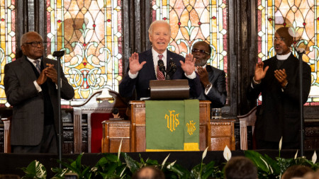 Джо Байдън произнася реч в църквата 