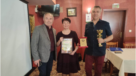 Надежда и Недко Митеви от Смолян - пчелари №1 на България за 2022