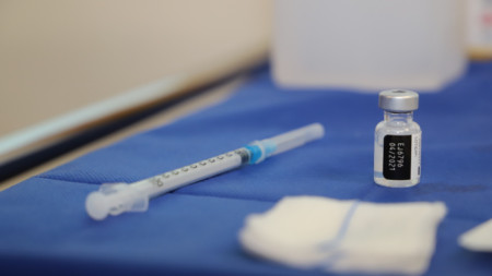 В Регионалната здравна инспекция в Смолян зеленият коридор за ваксинация