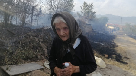 Starosel köyündeki yangında da altı ev yandı.