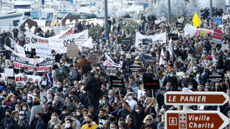 Протест срещу Covid рестрикциите в Марсилия - 26 ноември 2020 г.