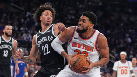 Таунс (с топката)  наниза 28 точки за Никс срещу Бруклин.