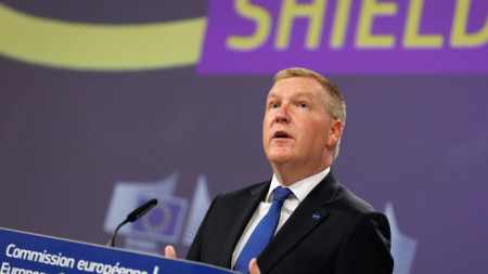 Европейският комисар по въпросите на демокрацията, правосъдието, върховенството на закона и защитата на потребителите Майкъл Макграт