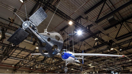 Прототип на аеродинамично управлявана „кошница“ за улавяне на ракетен ускорител