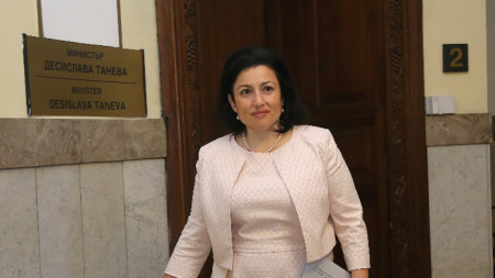 Министърът на земеделието Десислава Танева 