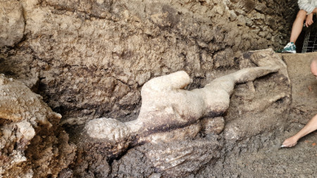 Намерената статуя в Хераклея Синтика 