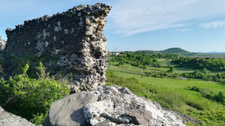 Започна проучването на една от най атрактивните средновековни крепости в Източните