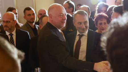 Българската асоциация на металургичната индустрия отбелязва Деня на металурга. На събитието присъства премиерът Росен Желязков (в средата), вдясно е председателят на Българската асоциация на металургичната индустрия (БАМИ) Антон Петров - 5 ноември 2025 г.