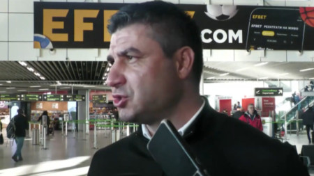 Кирил Котев на летище 