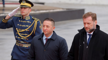 Министърът на отбраната на Хърватия Марио Банозич (вдясно) с косовския си колега Арманд Менай - снимка от декември 2021