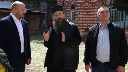 Българска държавна делегация е в Света гора (Атон) във връзка с интронизацията на новоизбрания игумен на българския Зографски  манастир.