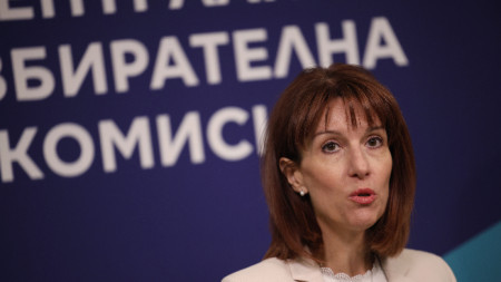 Председателката на ЦИК Камелия Нейкова