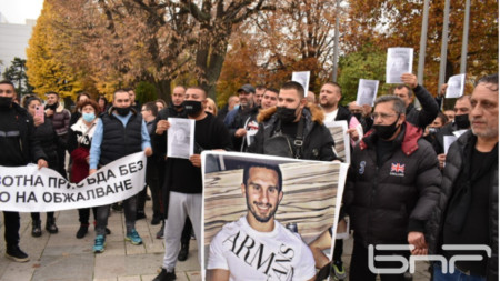 През 2021 година близки на убития в Сливен Божидар Иванов направиха шествие до сградата на съда и общината, настоявайки за доживотен затвор за извършителя на убийството.