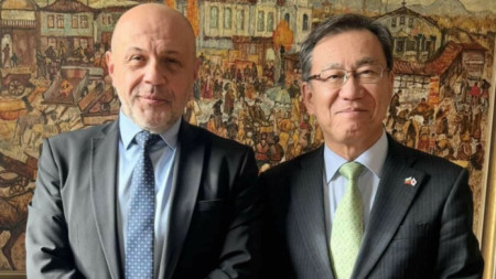 Minister of Innovation and Growth Tomislav Donchev and Japan's Ambassador to Bulgaria Hisashi Michigami