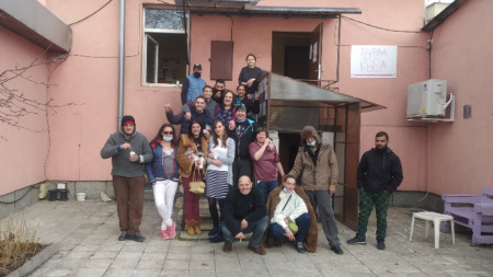 Розовата къща е мястото в София където хората в нужда
