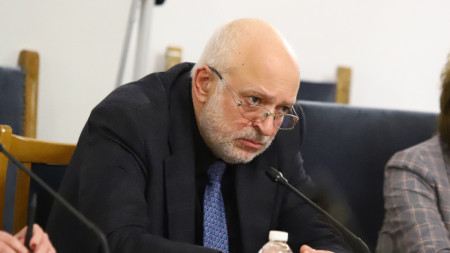 Служебният министър Велислав Минеков на заседанието на парламентарната Комисия по културата и медиите, 5 януари 2023 г.