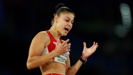 Александра Начева изпусна медала в шестия опит.
