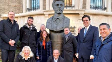 The Bulgarian delegation in front of the monument to Vasil Levski in Washington