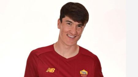 Нападателят Елдор Шомуродов от Узбекистан официално е играч на Рома