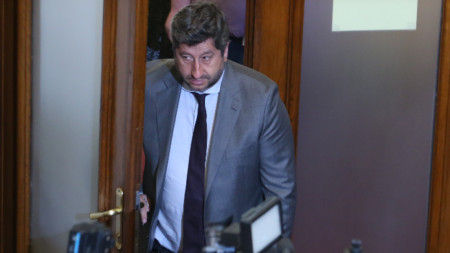 Христо Иванов в кулоарите на парламента, 3 август 2021 г.