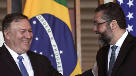 Държавният секретар на САЩ Майк Помпео и новият първи дипломат на Бразилия Ернесто Араужо на срещата им в бразилската столица.
