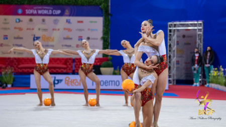 Българският ансамбъл по художествена гимнастика заема второто място във временното
