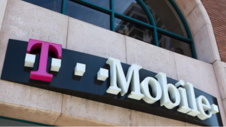 Технологичният гигант T Mobile US Inc обяви че разследва твърдения
