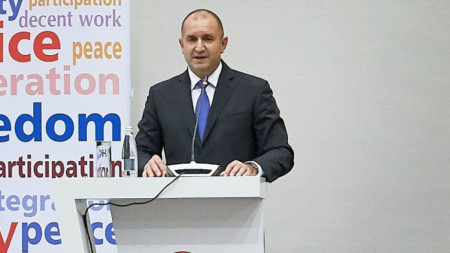 Президентът Румен Радев на форум, посветен на 25-ата годишнина на Фондация „Фридрих Еберт“ в България. 