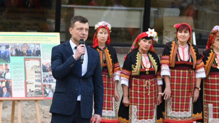 Светослав Колев откри изложбата „Делото на тракийци за съхранение на наследството в Одринска Тракия“