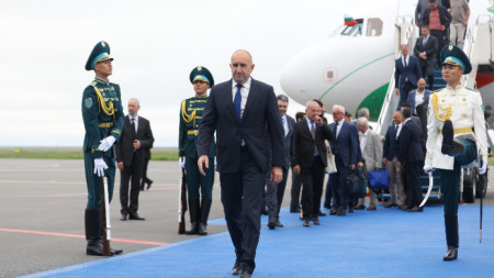 Президентът Румен Радев пристигна в столицата на Казахстан -  8 юни 2025 г. 