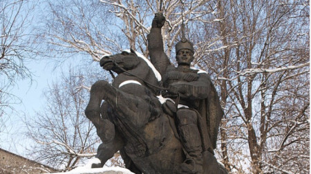 Паметникът на Чардафон в Габрово 
