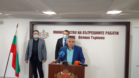 Полицията във Велико Търново разби депо за държане и разпространение