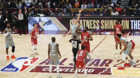 Мачът на звездите догодина е в Лос Анджелис.