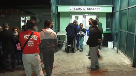 Двайсет деца са приети късно снощи в болница в Ямбол със симптоми на хранително натравяне. 